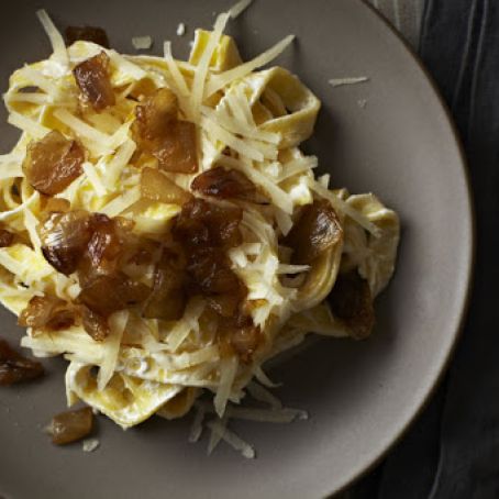 Pasta with Yogurt and Caramelized Onions