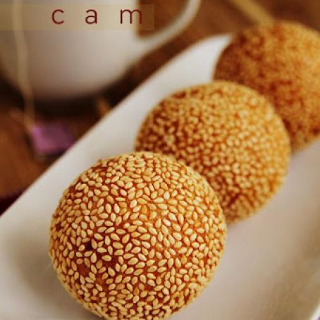 Banh Cam (Overnight) (Sesame Balls)