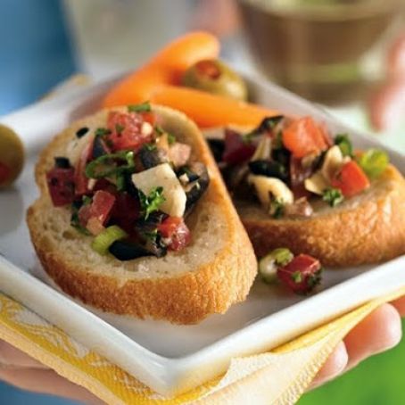 Spanish Salsa with Crispy French Bread