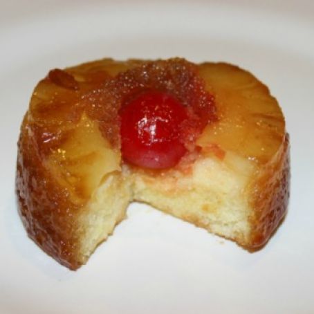 PINEAPPLE UPSIDE DOWN CAKE IN A MUFFIN PAN