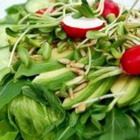 Vegetarisk smörgåsstårta med avokado