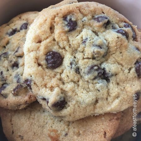 Classic Crunchy Chocolate Chip Cookies