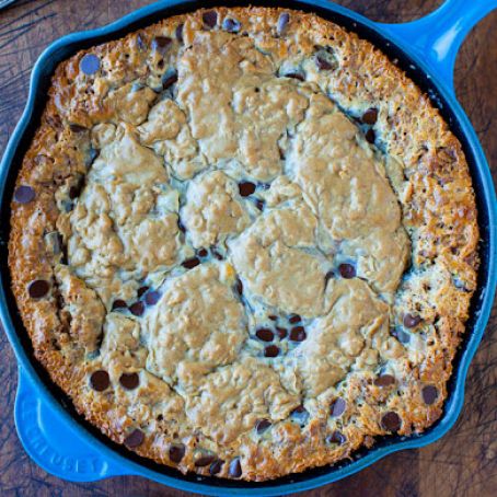 Chocolate Chip Peanut Butter Oatmeal Skillet Cookie