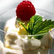 Hallon med vaniljkräm