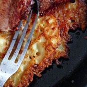 Raggmunk med fläsk och rårörda lingon