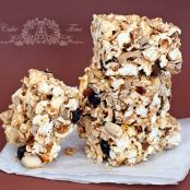 Popcorn granola bars