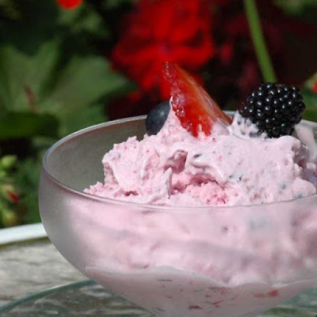 Eggless Summer Berry Ice Cream