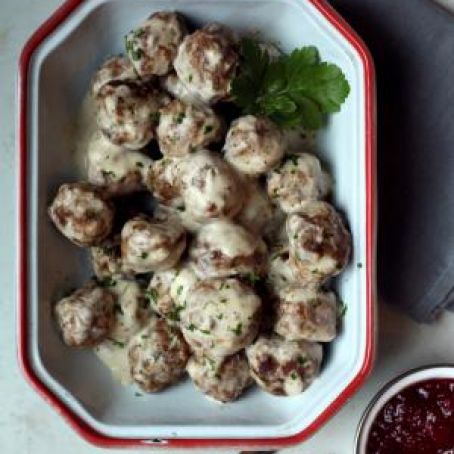 Swedish Meatballs with Cranberry Sauce