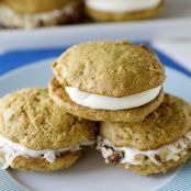 Carrot Cake Whoopie Pies