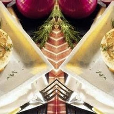 Huevos con  mousse de queso y salmón