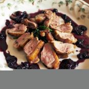 PATO EN SALSA DE ARANDANOS