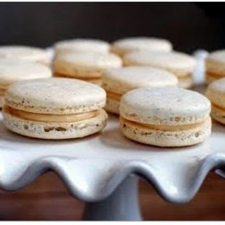 Vanilla Bean Macarons with Dulce de Leche Buttercream