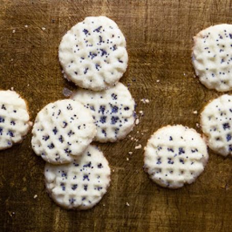 Iranian Rice Cookies (Nan–e Berenji)