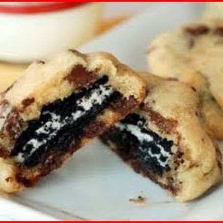 Oreo Stuffed Chocolate Chip Cookies