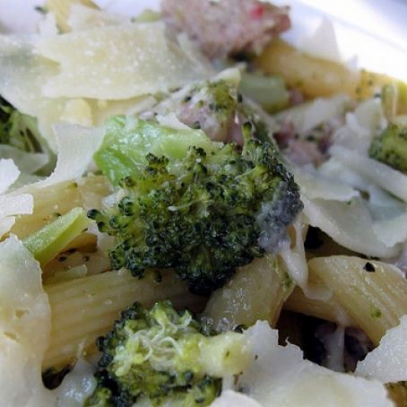 Pasta with Broccoli, Sausage and Sun Dried Tomatoes