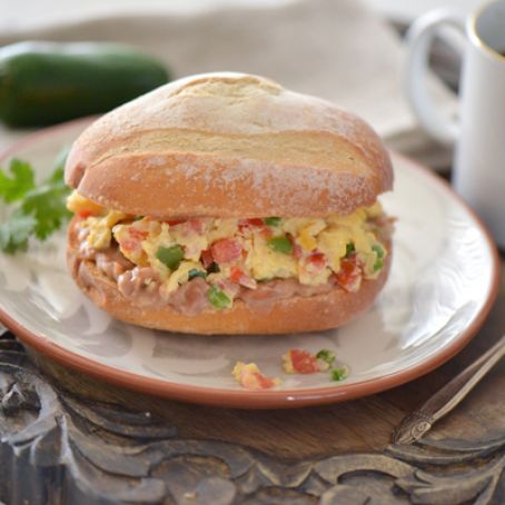 Torta de Huevo a la Mexicana