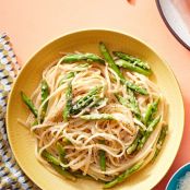 Lemon-Chile Linguini with Asparagus
