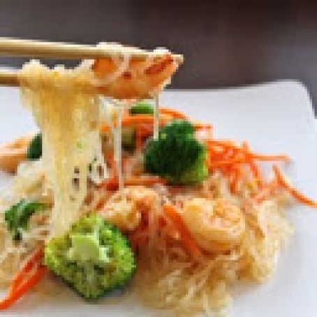 Glass Noodle Stir Fry with Shrimp, Broccoli and Carrots