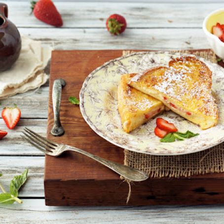 Strawberry Mascarpone Stuffed French Toast