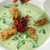 SOPA DE OSTIONES ROCKEFELLER CON TOCINO CRUJIENTE