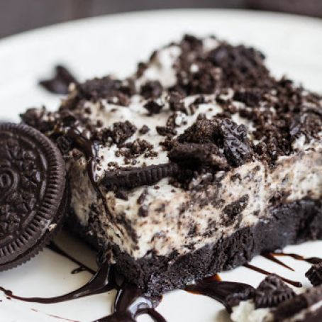 Frozen Cookies and Cream Brownie Dessert