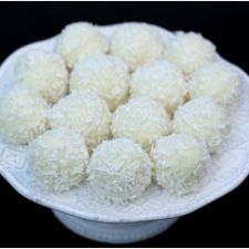 Homemade Raffaello (Coconut Balls)