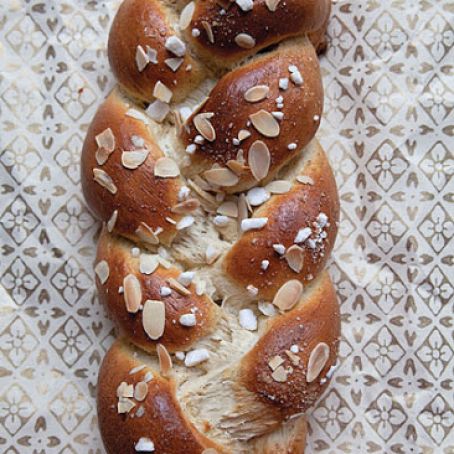 Braided Cardamom Bread (Pulla)
