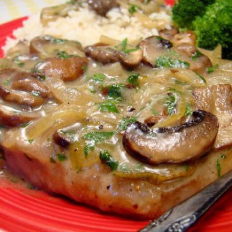 Slow Cooker Pork Chops with Mushroom-Wine Sauce