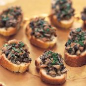 Crostini with Mushrooms, Prosciutto, and Blue Cheese