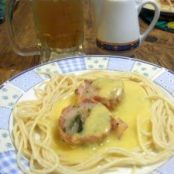 CALLO DE HACHA CON TOCINO Y SALSA DE QUESO