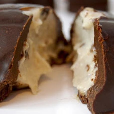 Vegan Chocolate Vanilla Cream Easter Egg