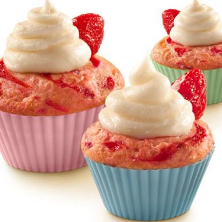 Strawberry Cupcakes with Buttercream Frosting