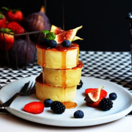 Japanese Hotcake with Figs & Berries