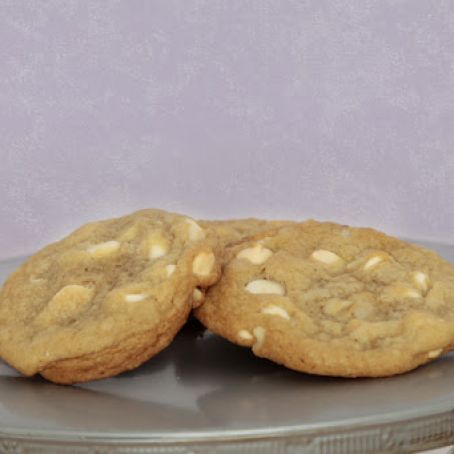 LISA’S WHITE CHOCOLATE SUPREMES