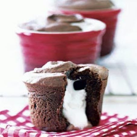 Molten Marshmallow Cakes