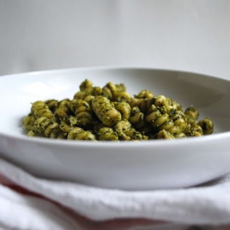 Pasta with Creamy Basil-Almond Pesto