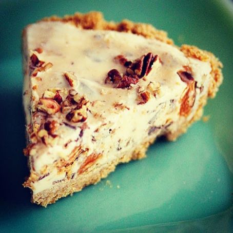 Ice Cream Pie with easy Caramel Sauce