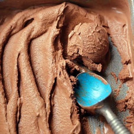 DARK CHOCOLATE & CARDAMOM ICE CREAM
