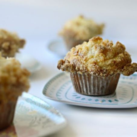 Cream Cheese Streusel Muffins