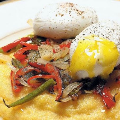 HUEVOS CON POLENTA Y PIMIENTOS
