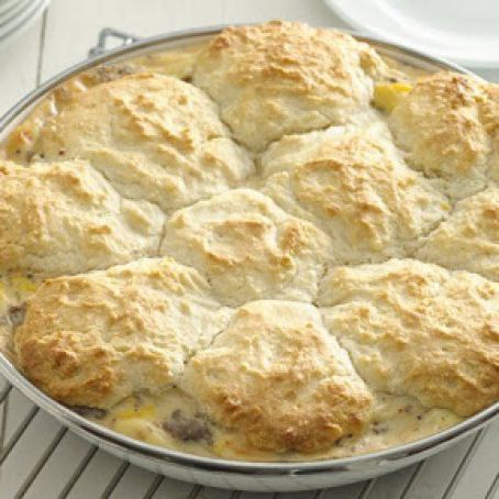 Biscuit and Sausage Gravy Skillet