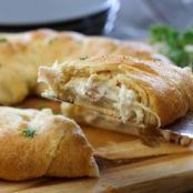 CHICKEN CORDON BLEU CRESCENT RING