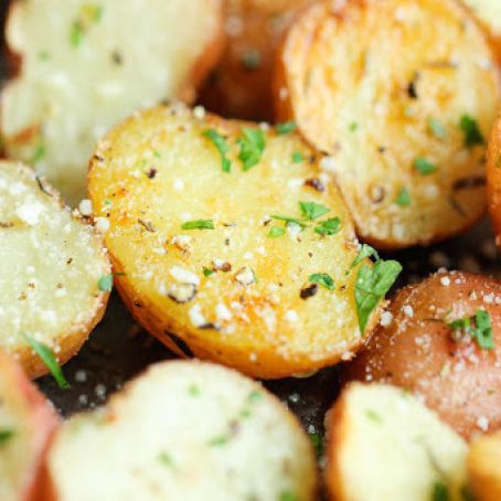 GARLIC PARMESAN ROASTED POTATOES
