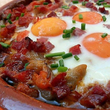 HUEVOS AL PLATO CON HONGOS