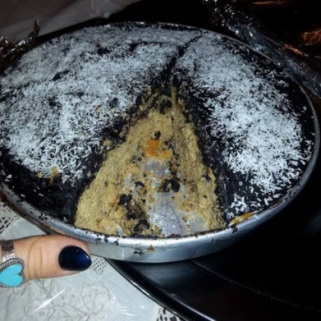 Vanilla cake with chocolate frosting