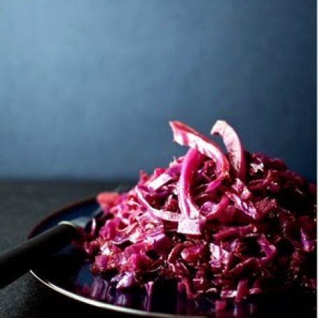BRAISED RED CABBAGE w/APPLES