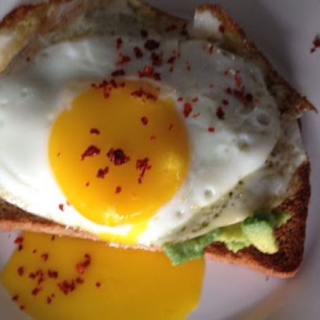 AVOCADO TOAST - Moroccan Guacamole Toast with Fried Egg