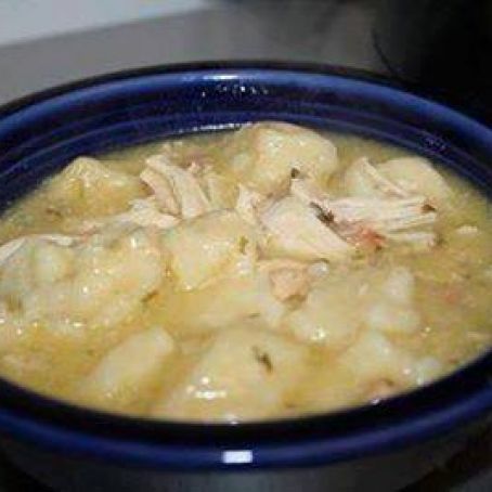 Easy Crock Pot Chicken & Dumplings