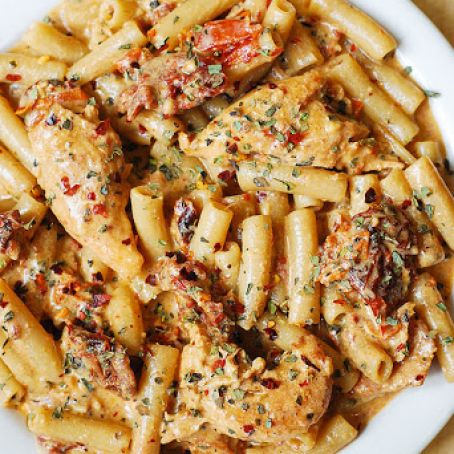 Pasta with Chicken and Mozzarella