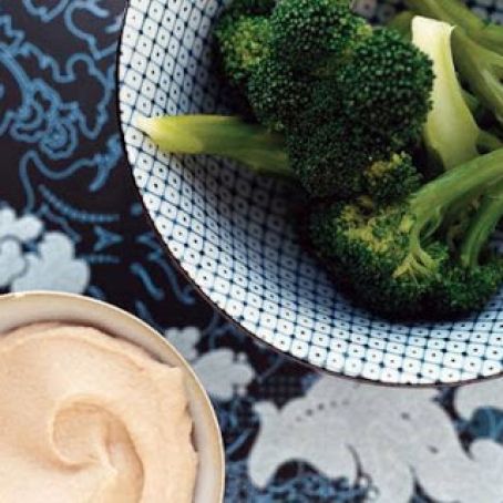 BROCCOLI SPEARS w/WHITE BEAN DIP